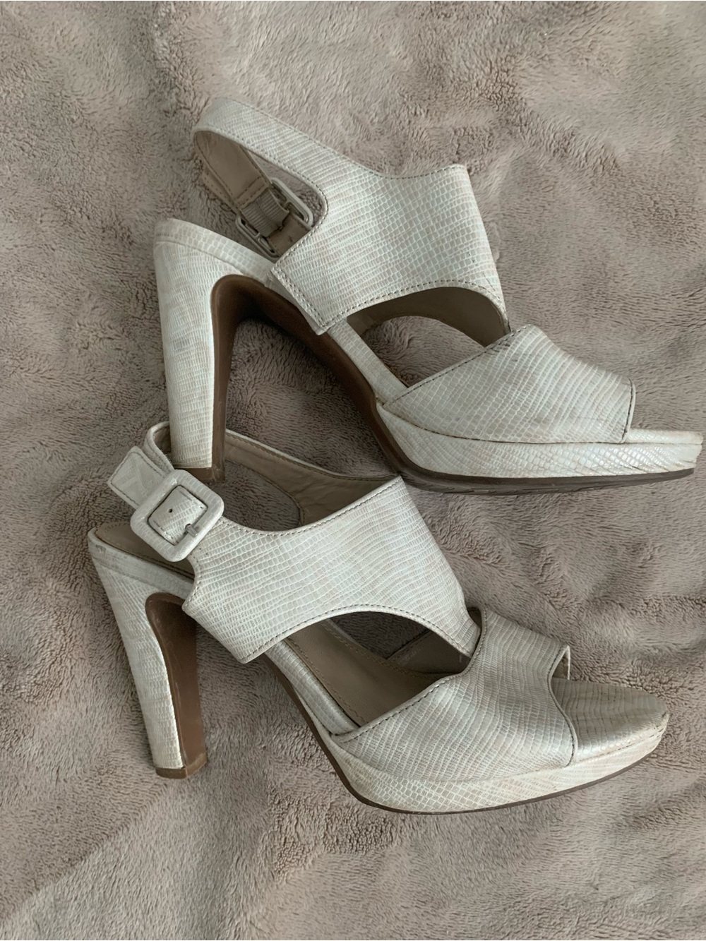 Ivory Textured Slingback Heels - Picture 2 of 4
